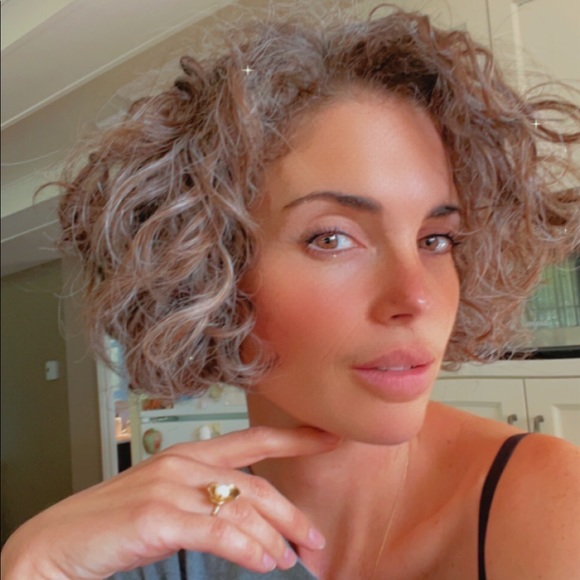 Meet your Posher, Mylene - Picture 1 of 8